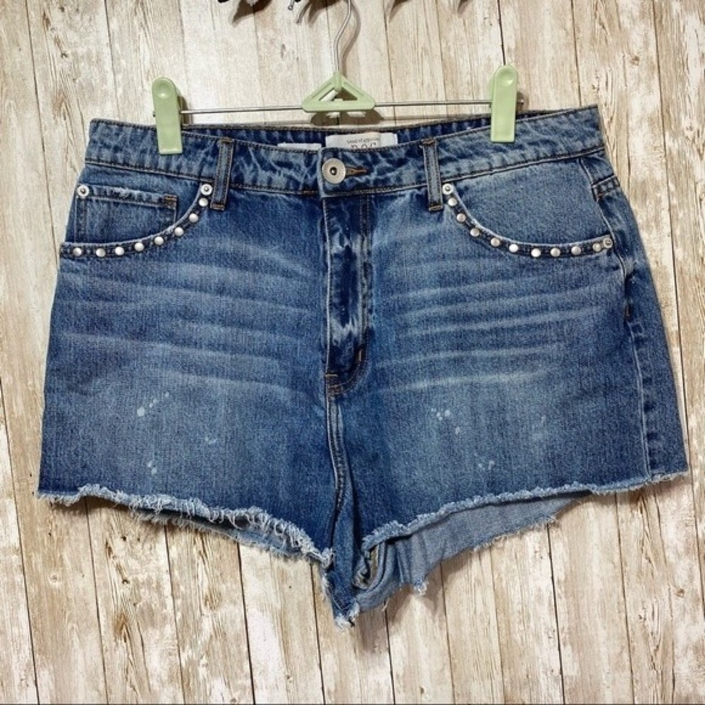 Band Of Gypsies- Charlotte Studded Denim Shorts